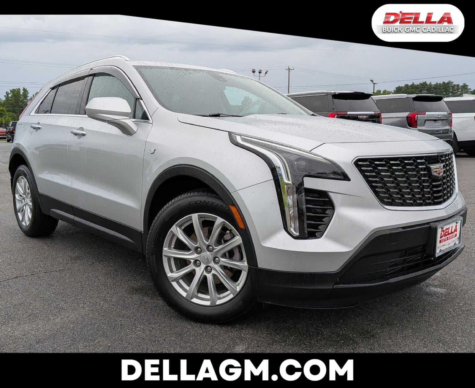 2019 Cadillac XT4 AWD Luxury in Radiant Silver Metallic — front three-quarter view