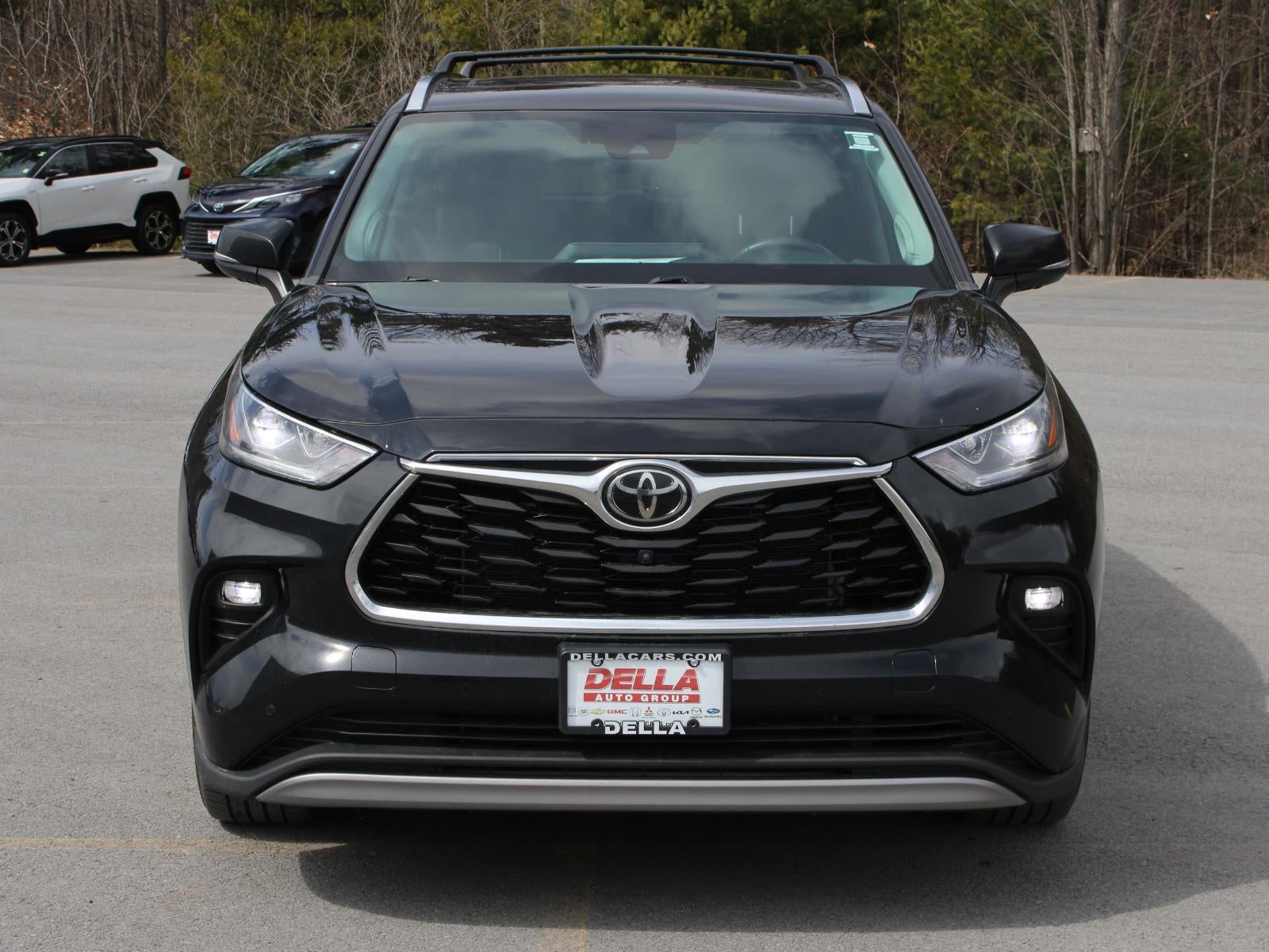 2022 Toyota Highlander — side profile view
