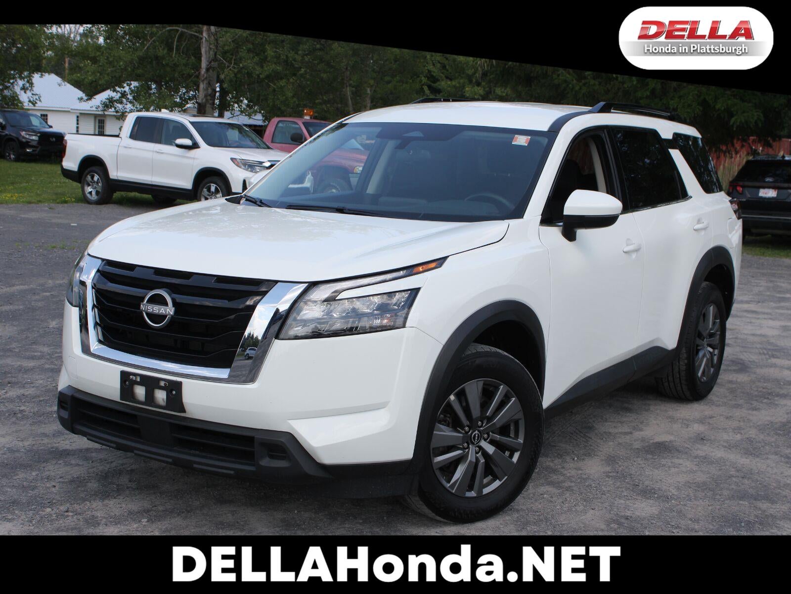 2025 Nissan Pathfinder SV Four Wheel Drive Automatic in Glacier White — front three-quarter view