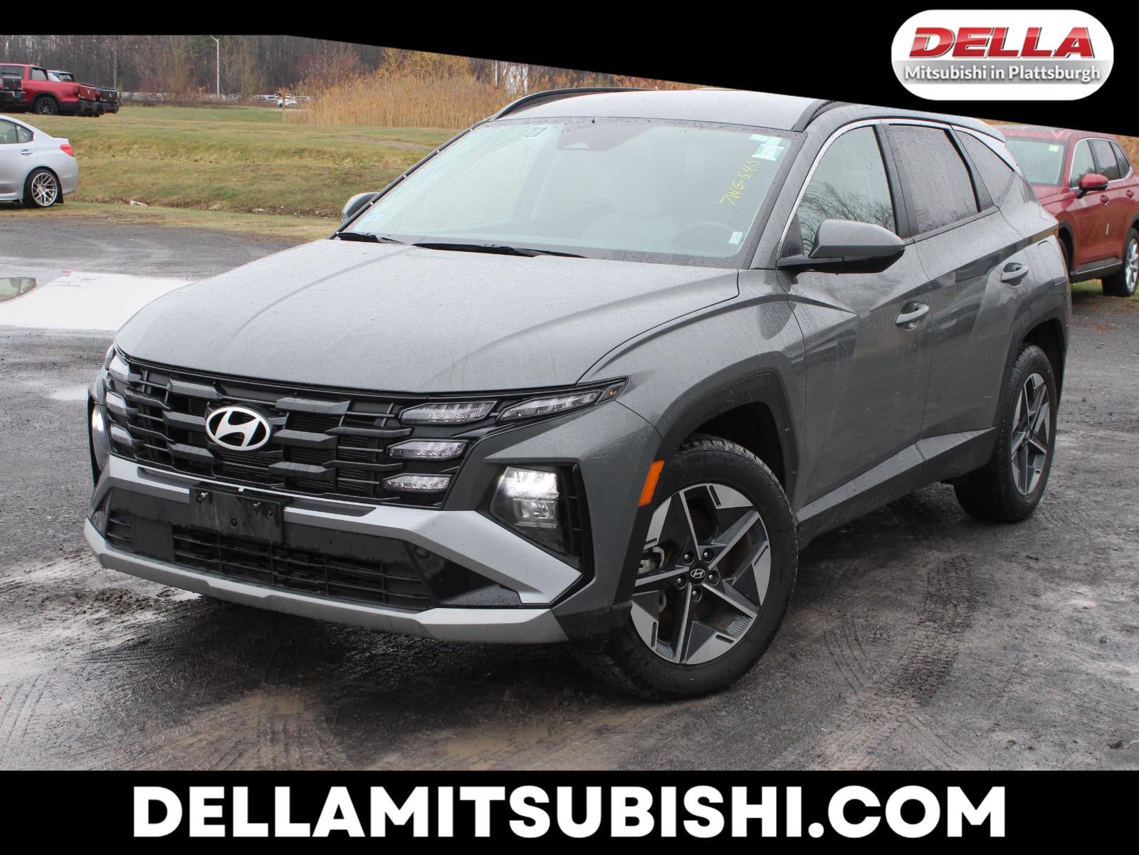 2025 Hyundai Tucson SEL in Hampton Gray — front three-quarter view