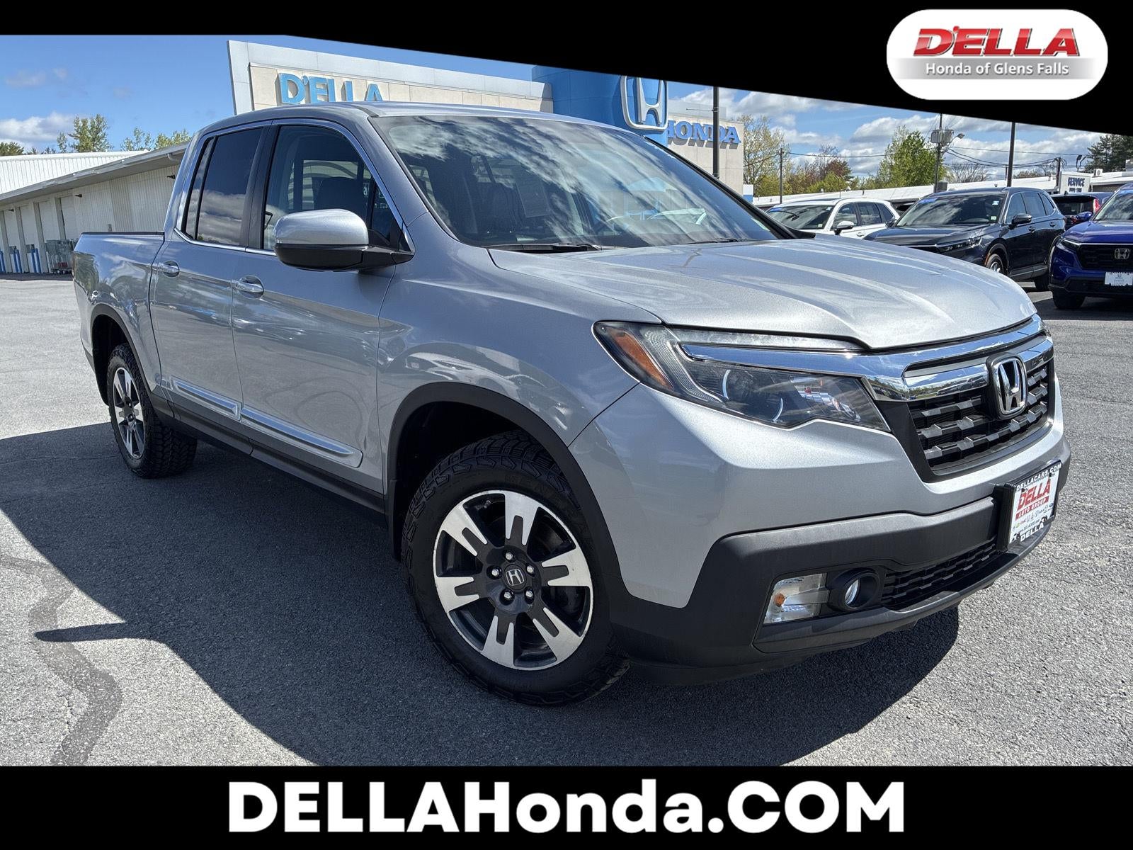 2019 Honda Ridgeline RTL in Lunar Silver Metallic — front three-quarter view