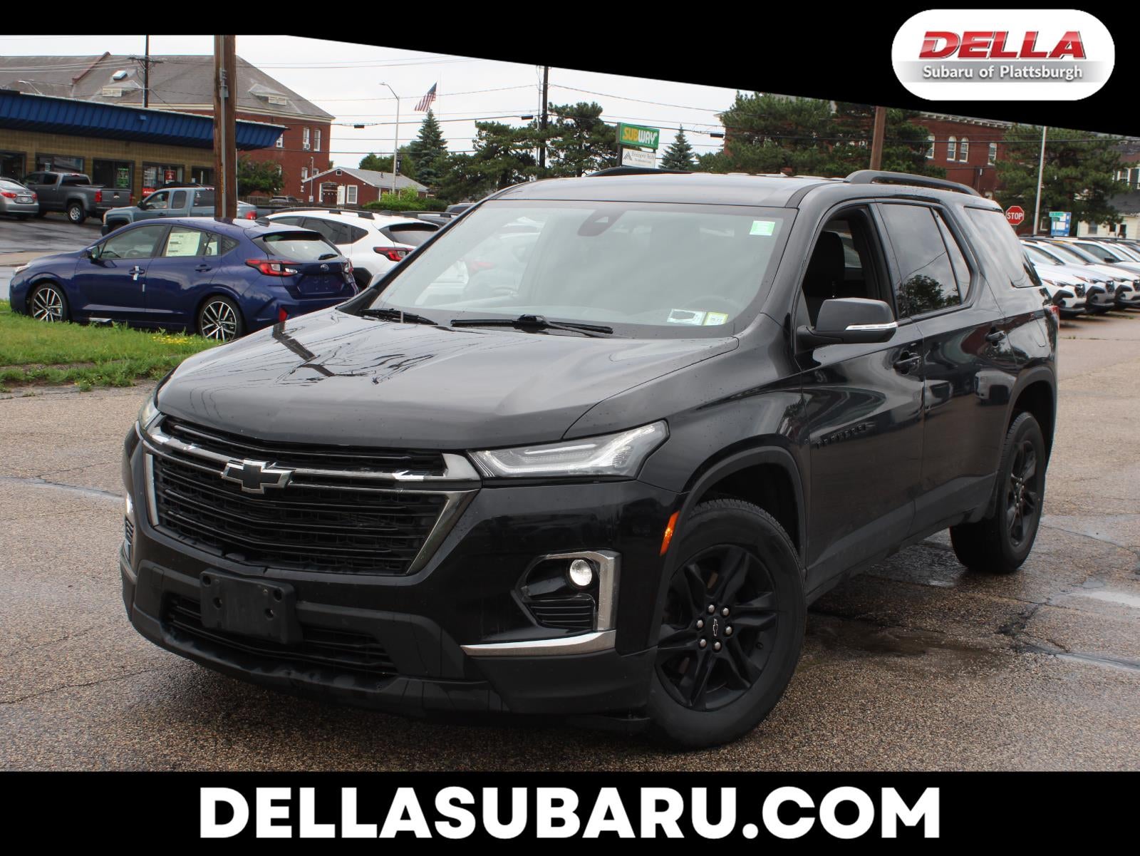 2023 Chevrolet Traverse LT Cloth in Mosaic Black Metallic — front three-quarter view