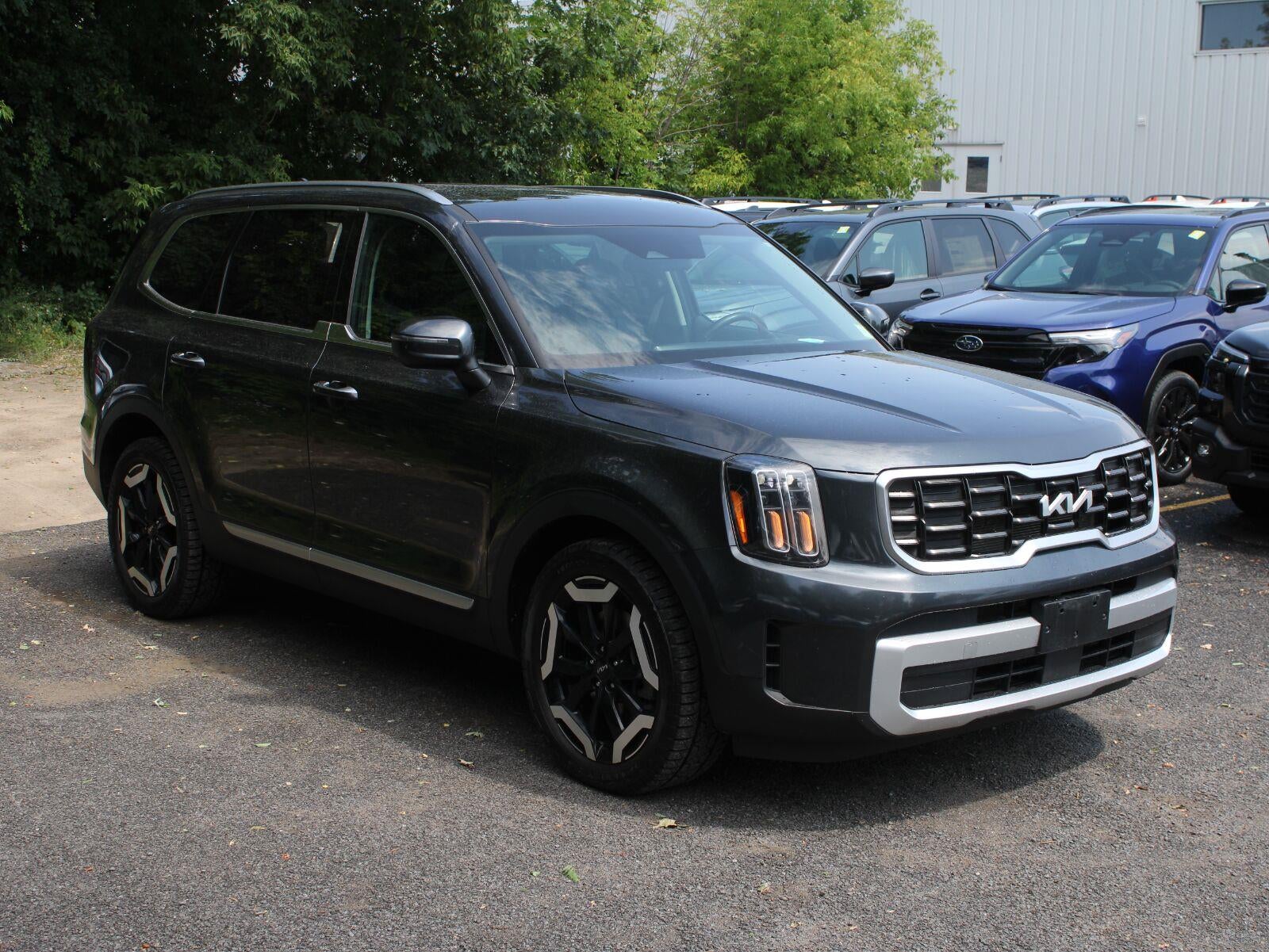 2024 Kia Telluride — rear three-quarter view