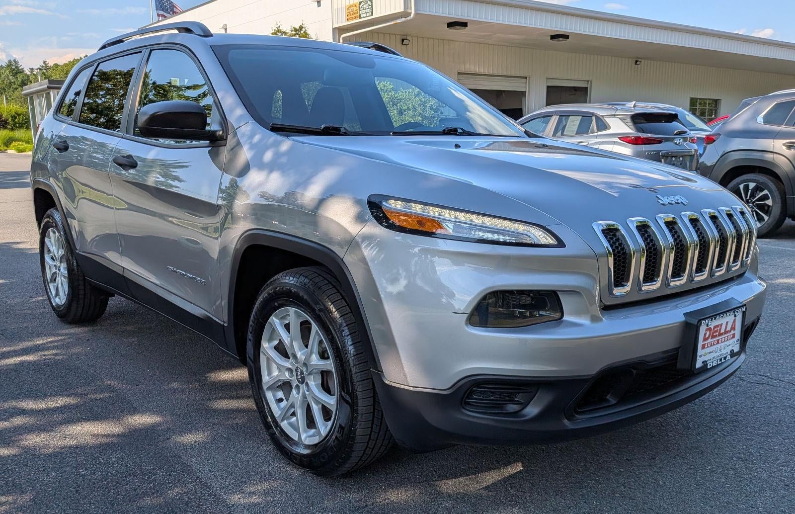 2016 Jeep Cherokee — interior view