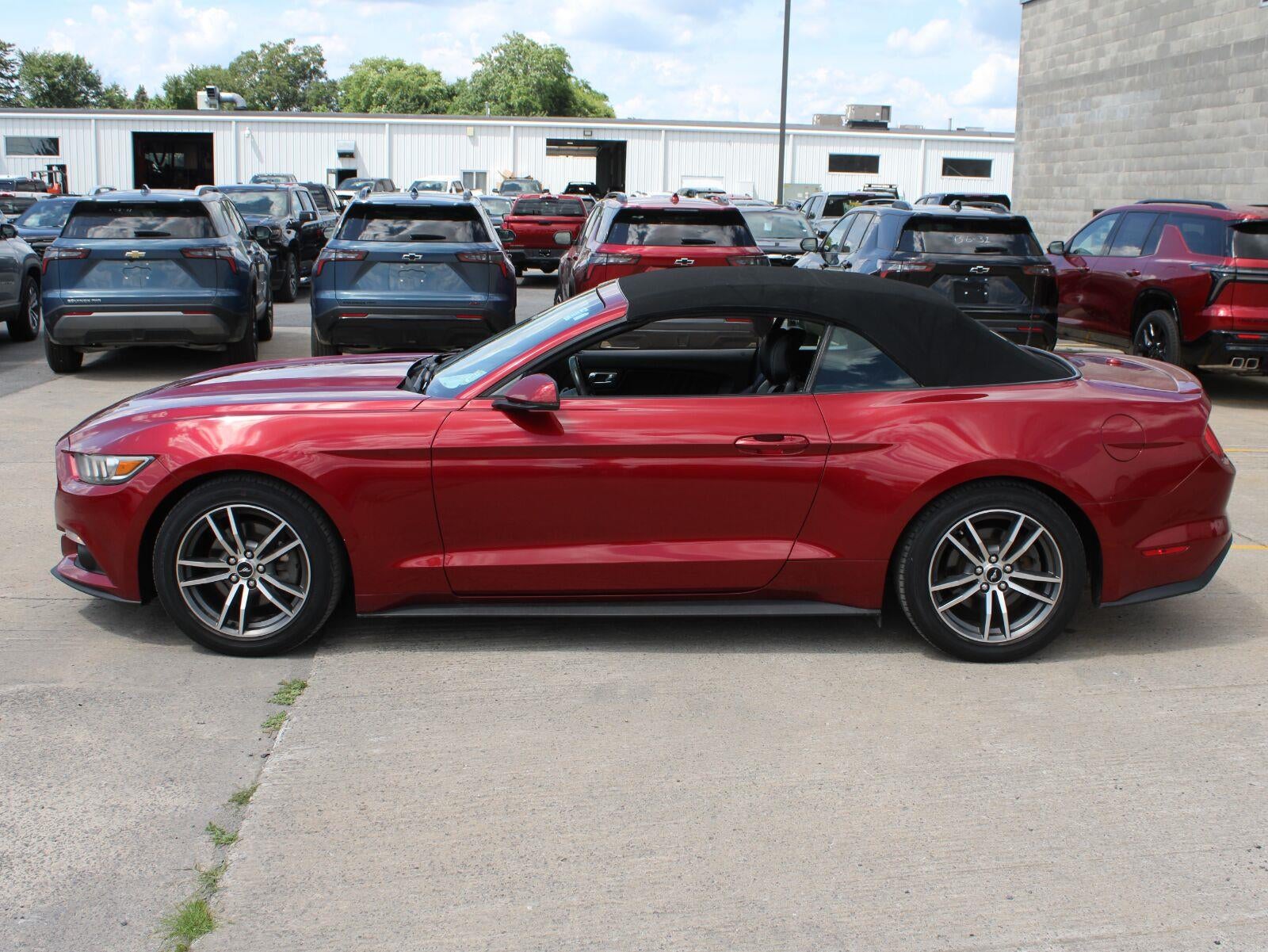 2016 Ford Mustang — detail view