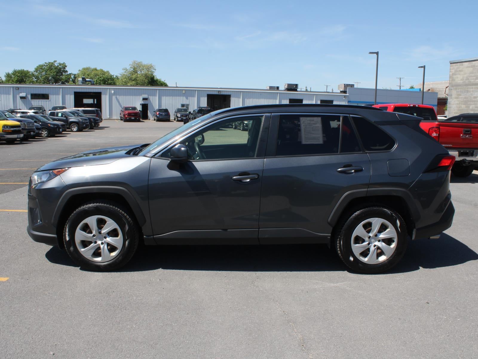 2019 Toyota RAV4 — detail view