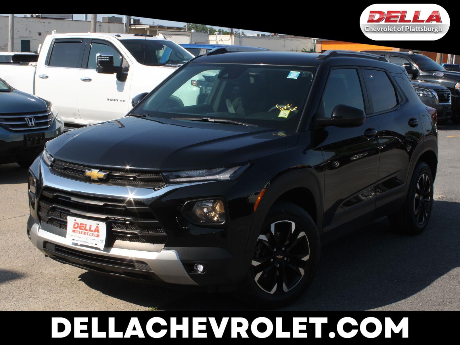 2022 Chevrolet Trailblazer LT in Mosaic Black Metallic — front three-quarter view